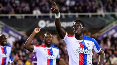 Thua ngược Fiorentina nhưng Crystal Palace vẫn vào bán kết Conference League