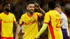 Lens ngược dòng ngoạn mục để đuổi sát nút PSG