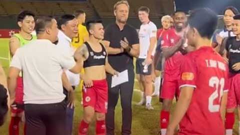 Quang Hải cùng đồng đội ẵm thưởng nóng sau trận thắng CA TP.HCM 3-0
