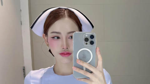 Nhan sắc đầy mê hoặc của nữ y tá khuấy đảo đường chạy nội y