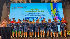 Văn Khang, Công Phương truyền cảm hứng cho cầu thủ tham dự U13 toàn quốc