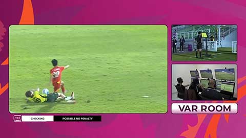 VIDEO Bức xúc với tình huống U17 Việt Nam không được hưởng quả 11m oan uổng 