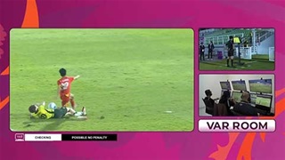 VIDEO Bức xúc với tình huống U17 Việt Nam không được hưởng quả 11m oan uổng 