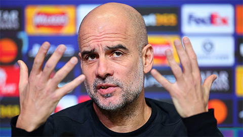 Pep Guardiola gọi chỉ trích của Rooney là 'ngớ ngẩn'