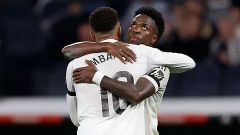 Mbappe và Vinicius bị chính CĐV Real la ó