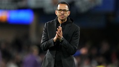 Fan Chelsea hát chửi rủa Rosenior sau khi CLB nhận kỷ lục tệ hại