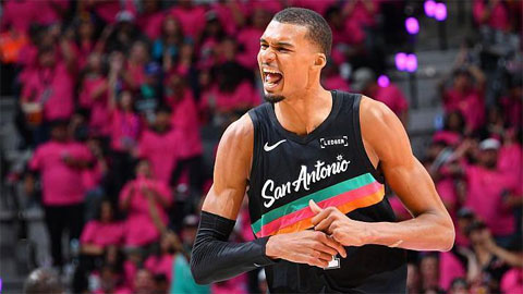 Trung phong cao hơn 2 mét Victor Wembanyama đi vào lịch sử NBA