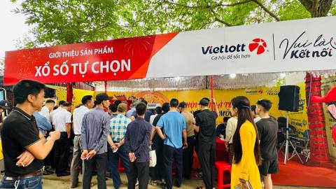 Vietlott ghi dấu ấn tại Lễ hội Đền Hát Môn với chuỗi trải nghiệm văn hóa đặc sắc