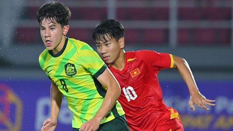 Chu Ngọc Nguyễn Lực của U17 Việt Nam hơi lạm dụng thể hiện