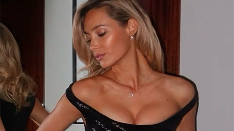 Cựu WAG Premier League khiến fan xao xuyến