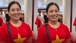 Mẹ cầu thủ Chu Ngọc Nguyễn Lực 4h sáng lên đường từ Nghệ An đón con trai