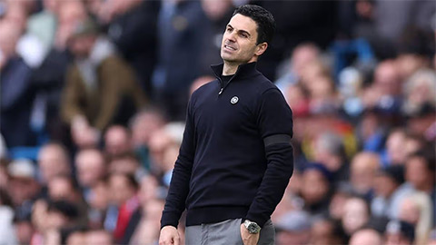 Arsenal trả giá đắt sau khi tái chiếm ngôi đầu Premier League