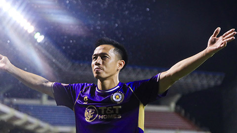 Văn Quyết bị treo giò sau trận thắng Ninh Bình 