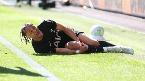 Xavi Simons gào thét vì chấn thương đầu gối kinh hoàng