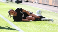 Xavi Simons gào thét vì chấn thương đầu gối kinh hoàng