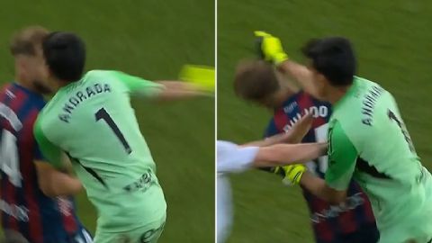 Thủ môn của Zaragoza đấm thẳng mặt đội trưởng đối phương