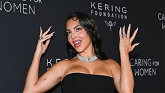 Bản sao hôn thê Ronaldo được gạ đẻ thuê với chi phí nửa triệu euro