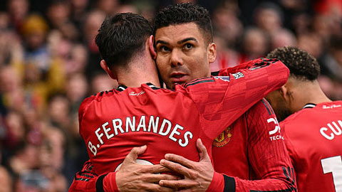 HLV Carrick đã nâng tầm Casemiro và Bruno Fernandes