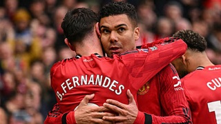 HLV Carrick đã nâng tầm Casemiro và Bruno Fernandes