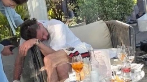 Jack Grealish vẫn lơ mơ giữa cuộc đời bạc ác