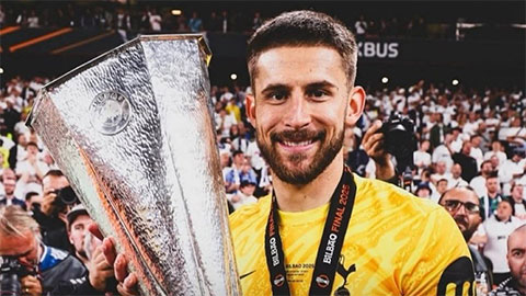 Trụ cột đầu tiên rời 'con tàu đắm' Tottenham