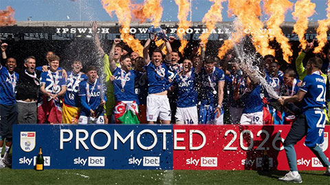 Ipswich Town thăng hạng, Wrexham mất vé play-off Championship