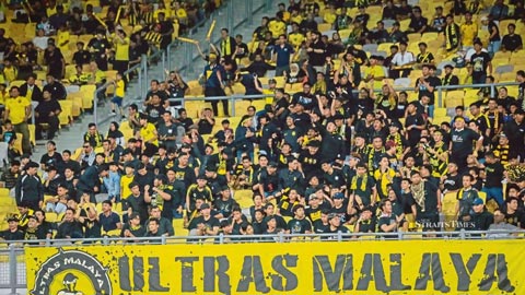 Tuyển thủ Malaysia chế diễu nhóm CĐV đòi tước quốc tịch 7 cầu thủ