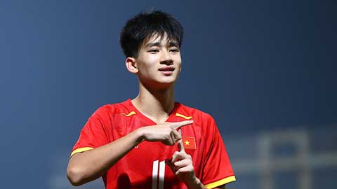 Tiền đạo Văn Dương của U17 Việt Nam đá bóng hay, đẹp trai, trả lời phỏng vấn 'rất mượt'