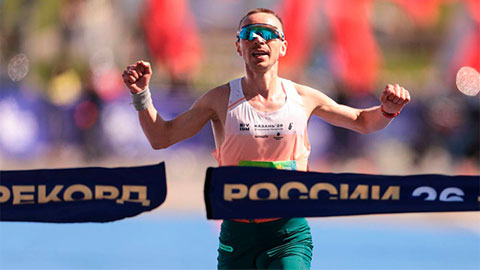 VĐV điền kinh Nga Vladimir Nikitin lập kỷ lục marathon