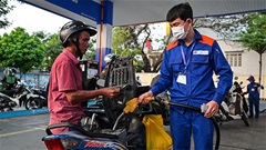 Giá xăng dầu hôm nay 5/5: Dầu thế giới tăng mạnh, trong nước vẫn ổn định ở vùng thấp