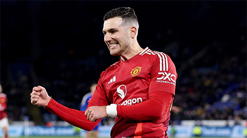Diogo Dalot 'làm náo loạn' phòng thay đồ MU