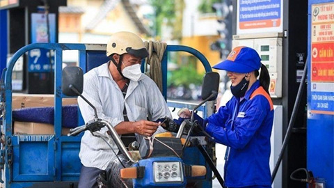 Giá xăng dầu hôm nay 9/5: Xăng Việt Nam rẻ hơn Trung Quốc 10.000 đồng/lít