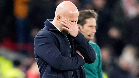 Arne Slot hóa thành kẻ thù của công chúng Liverpool