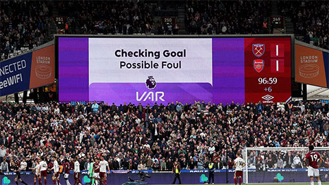Premier League giải thích quyết định VAR cứu Arsenal trước West Ham