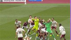 Arsenal đã được VAR cứu như thế nào?