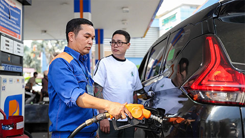 Giá xăng dầu hôm nay 12/5: Dầu thế giới tăng gần 3%, xăng RON95 trong nước vượt 24.000 đồng/lít