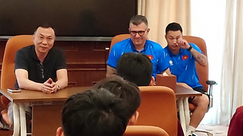Chủ tịch VFF khuyên cầu thủ U17 Việt Nam cẩn trọng dùng mạng xã hội