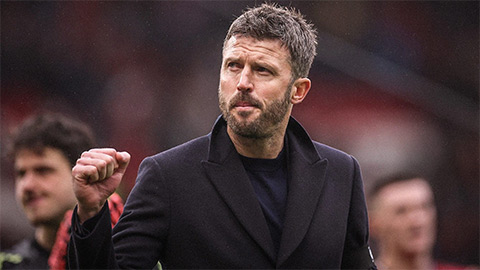 MU ký hợp đồng 2 năm với Carrick