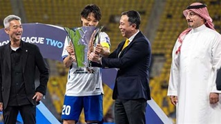VIDEO Chủ tịch Trần Quốc Tuấn trao cúp cho Gamba Osaka