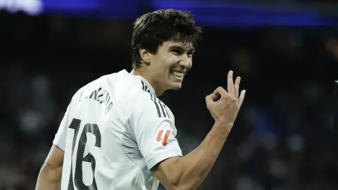 Sao trẻ học viện Real khiến Vinicius và Mbappe lép vế