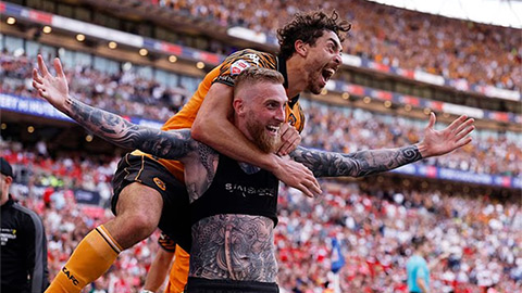 Hull City trở lại Premier League nhờ bàn thắng bằng vàng