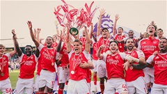 Điểm tin bóng đá sáng 25/5: Arsenal nâng cúp vô địch, Serie A chốt đội dự cúp châu Âu