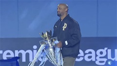 Vincent Kompany bất ngờ trở lại Man City