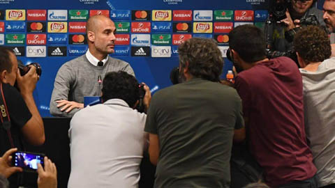 9 tấm ảnh ghi lại thập kỷ kinh điển của Pep Guardiola tại Man City