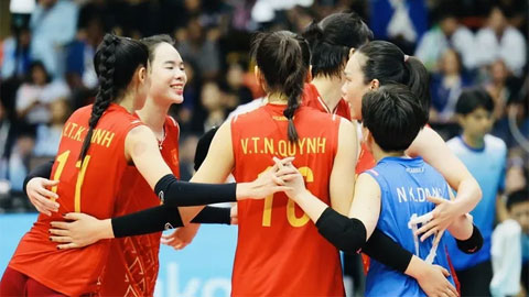 Tuyển bóng chuyền nữ Việt Nam lại chia 2 đội hình