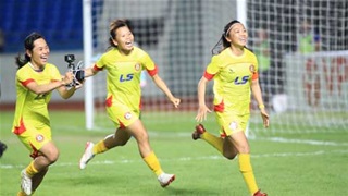 Huỳnh Như ký mệt nghỉ với các fan tại Thái Nguyên
