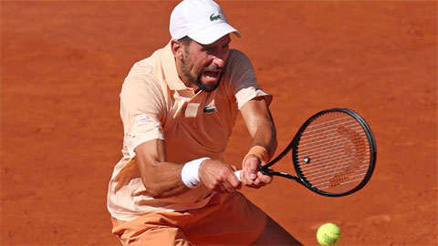 Djokovic lần thứ 21 liên tiếp vào vòng ba Roland Garros