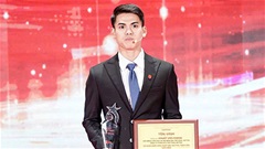 Khuất Văn Khang được vinh danh