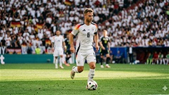 HLV Nagelsmann gây hoang mang với bài toán Kimmich