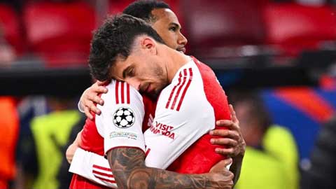 Dàn sao Arsenal thất thần, bật khóc khi gục ngã trước PSG